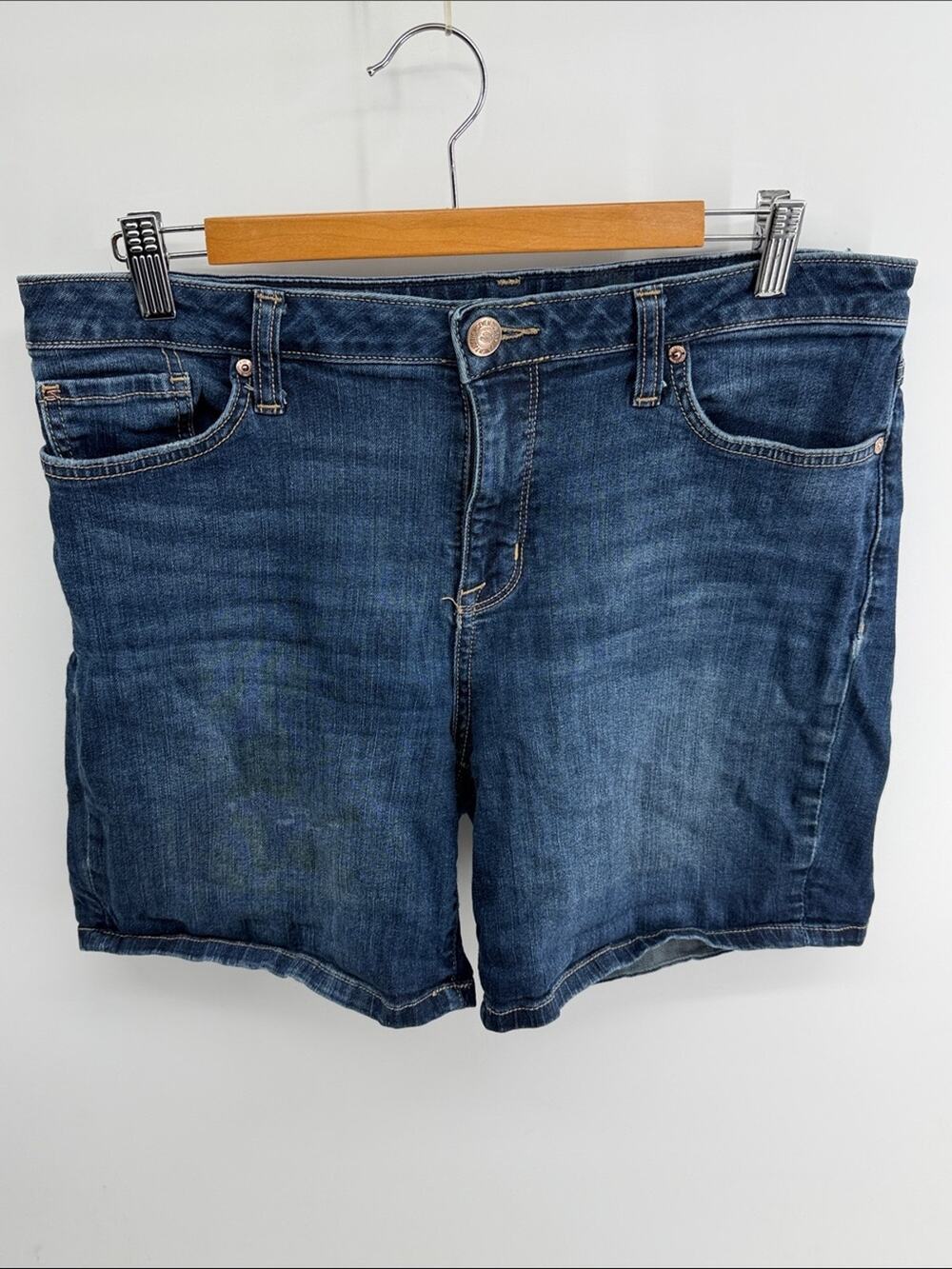 Seven7 The Weekend Short stretch hi rise long inseam denim jean shorts sz 10